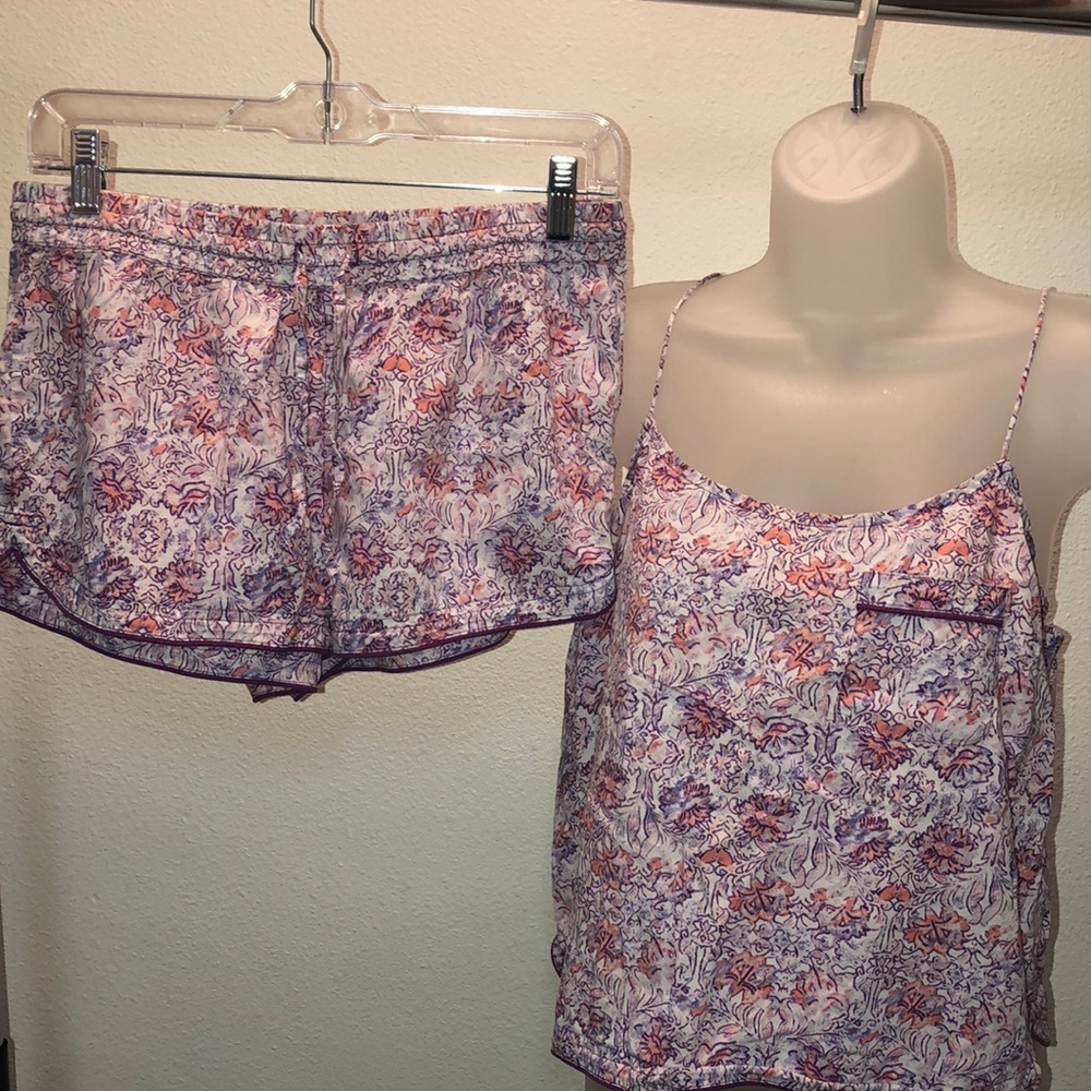 VS pajama set. Size M. White with purple, lavender, peach color prints.